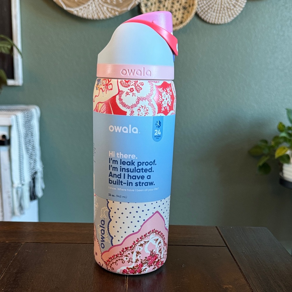 Owala UO Exclusive Hankies Print FreeSip 32 oz Water Bottle! New!!